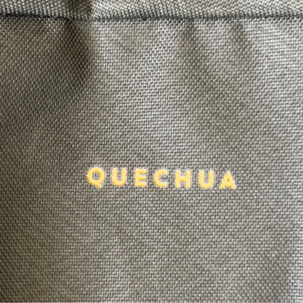 Quechua decathlon 20L hiking black back pack